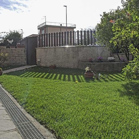 Bed and Breakfast Il Giardino Dell'Eden Acilia Exterior foto